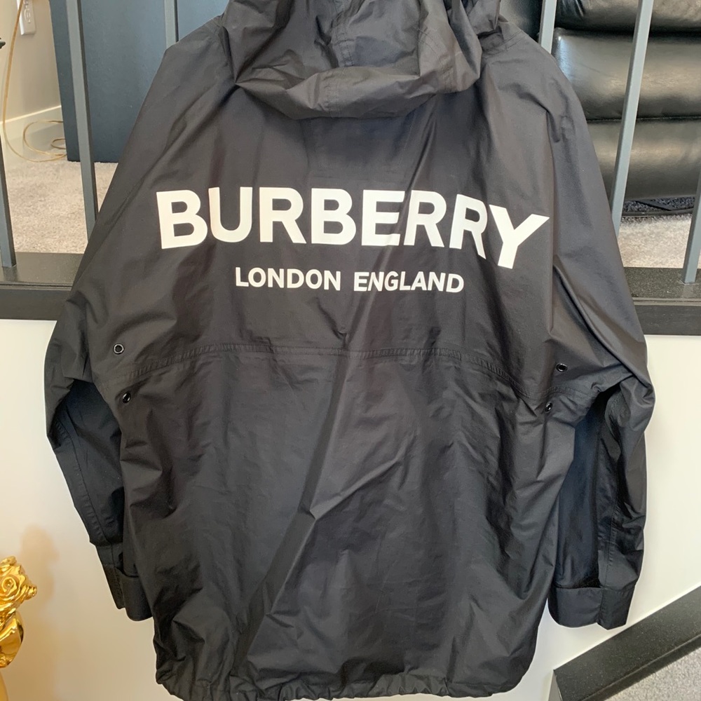 Men’s Burberry Windbreaker (Authentic)